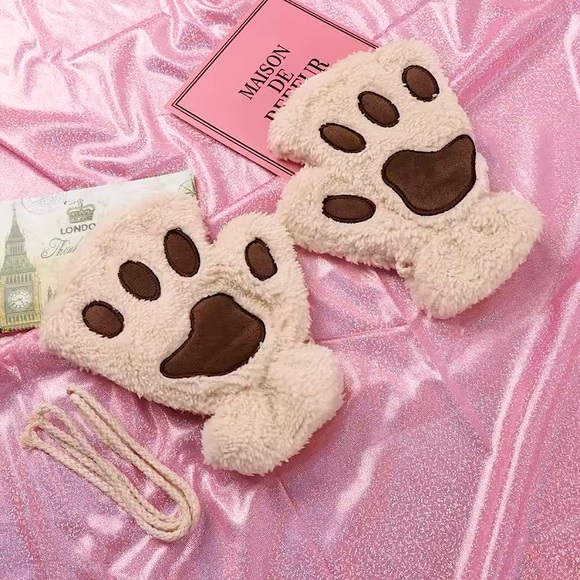 Beige cat paw🐾 fingerless furry gloves - Picture 8 of 16